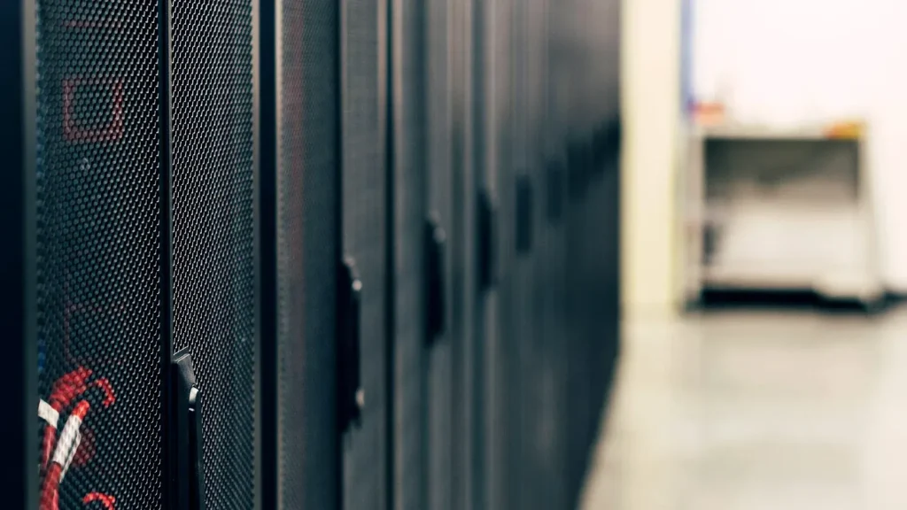 EPS, UPS, backup i off-grid: czym różnią się tryby pracy zasilania awaryjnego?
