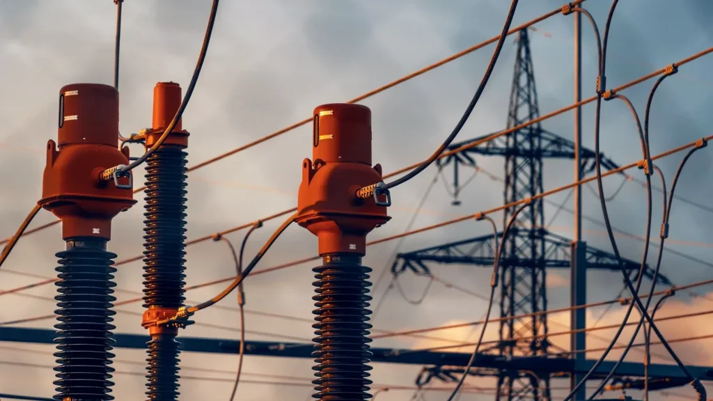 Systemy 48V vs high voltage (HV): profile ryzyka i wymagania projektowe