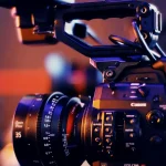 Mobilny zestaw zasilania solarnego dla ekip filmowych: jak dobrać stację i panele?