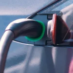 Ładowanie auta elektrycznego z fotowoltaiki: ile oszczędzasz rocznie