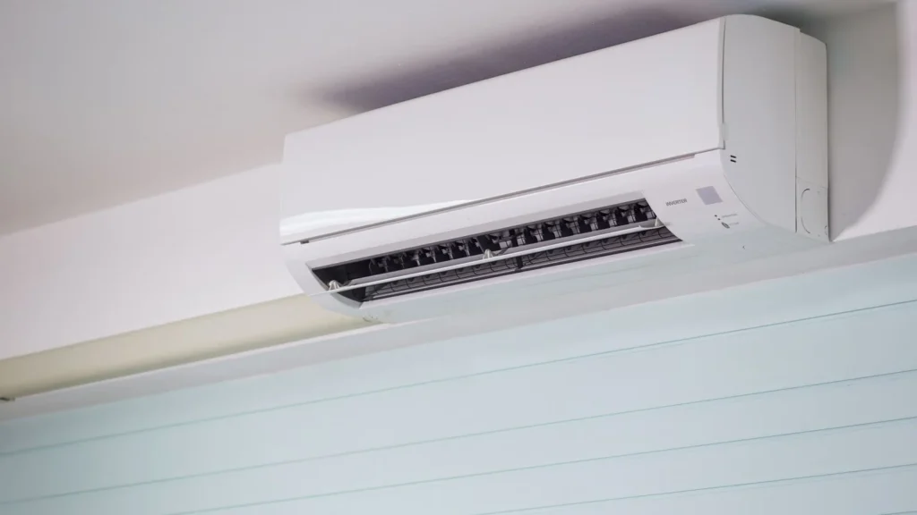 Klimatyzacja zasilana z fotowoltaiki i magazynu energii - bilans kWh w upalny dzień
