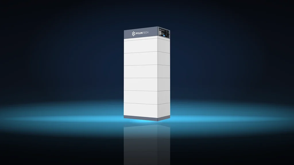 Zestaw magazynu energii Solis S6 z baterią Pylontech Force H3 - wieża modułów w pomieszczeniu technicznym domu