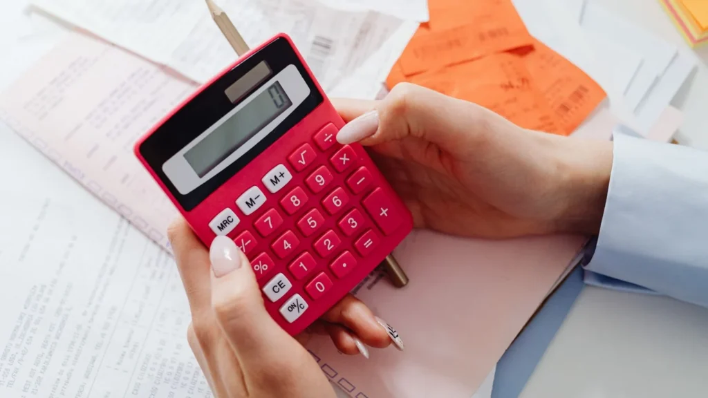 VAT 8% na magazyn energii — warunki obniżonej stawki i różnica w cenie zestawu 10 kWh przy 8% i 23%